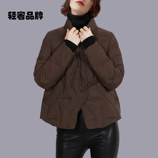 朗姿约定新中式盘扣立领羽绒服女2026冬季新款咖色短款白鸭绒外套