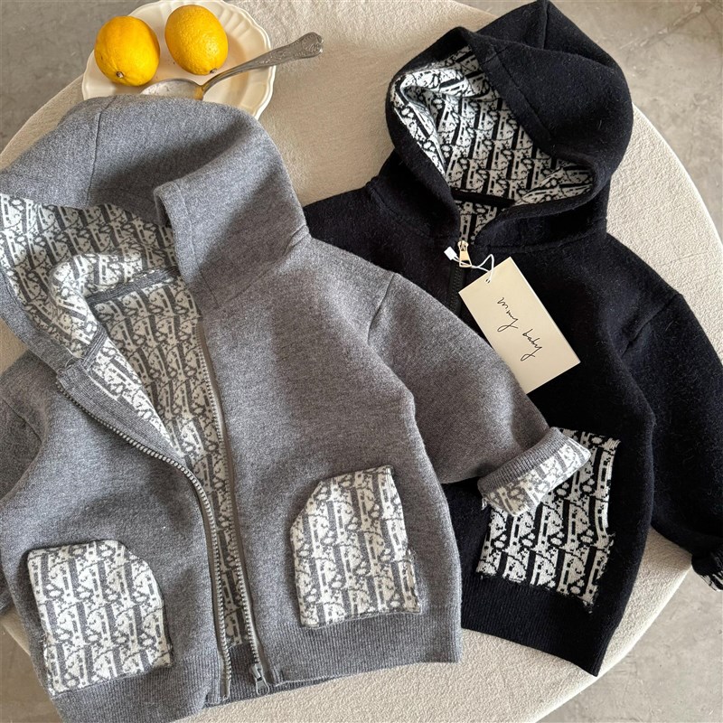 辰妈儿童外套2025春男女童日系潮牌老花毛衣宝宝针织开衫小童帽衫