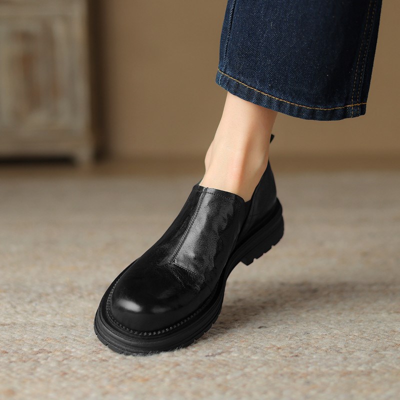 24春新款一脚蹬真皮厚底圆头小皮鞋女坡跟平底圆头英伦风懒人单鞋