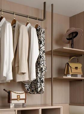 现代轻奢样板间卧室衣帽摆