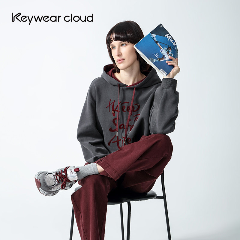Keywearcloud奇威秋季新款手写英文学术风上衣长袖连帽女装卫衣