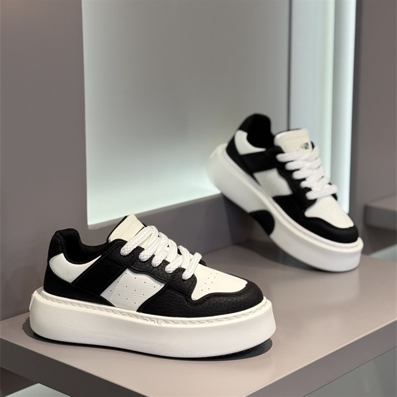 小白鞋男2025年夏季新款真皮透气运动休闲鞋百搭厚底增高松糕板鞋