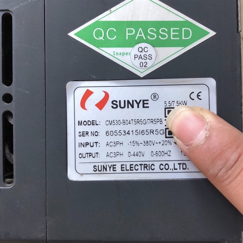 速发拆机日业变频器CM530-B04T5R5G/7R5PB 5.5/7.5KW成色漂亮 有