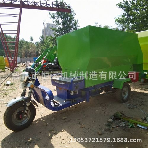 电动小型撒料车 双侧出料撒草车 喂牛均匀投料机