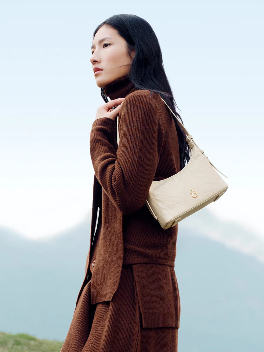 董洁同款牛皮金元包女2025春夏新款高级质感斜挎包通勤腋下包女包
