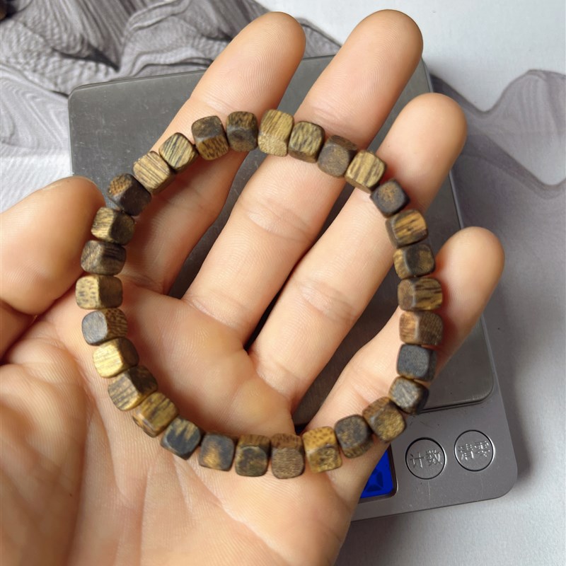 奇楠沉香方糖珠卡六保4克起单圈手串