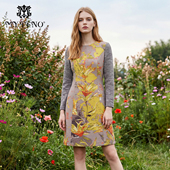 马天奴春新款 气质 连衣裙子时尚 金黄色花卉提花圆领A字时尚 中长款