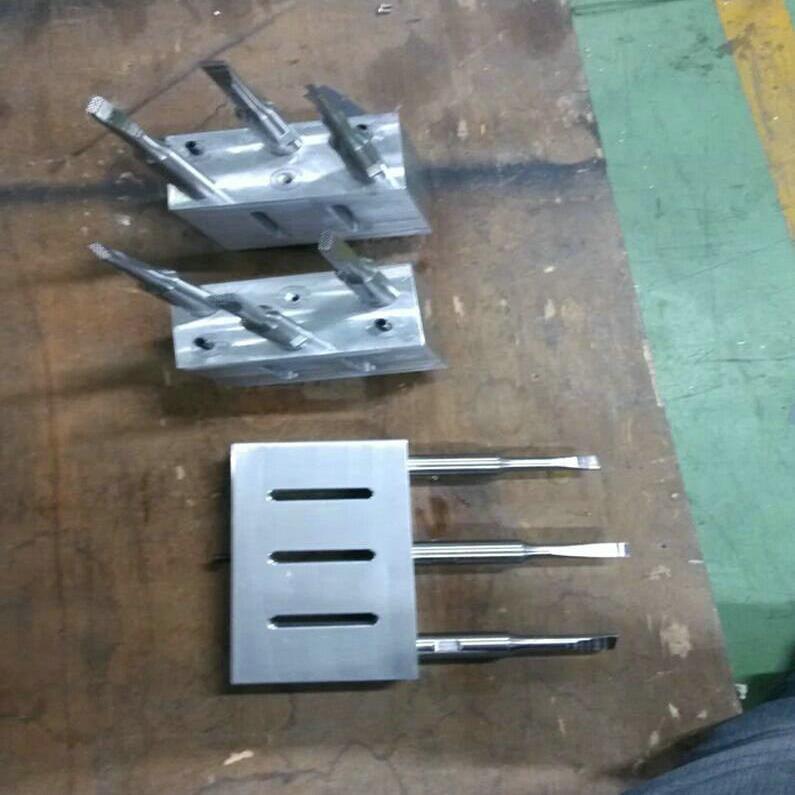 厂家供应文具超声波模具加工超声波模具车充超声波模具