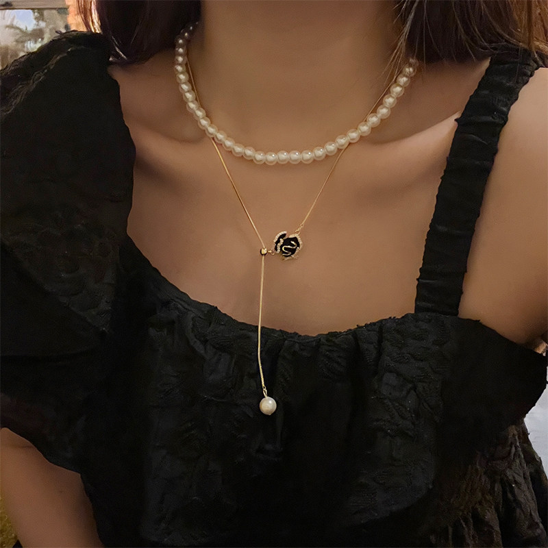 轻奢滴釉黑色玫瑰花n花朵项链女小众设计感珍珠短款颈链个性锁骨