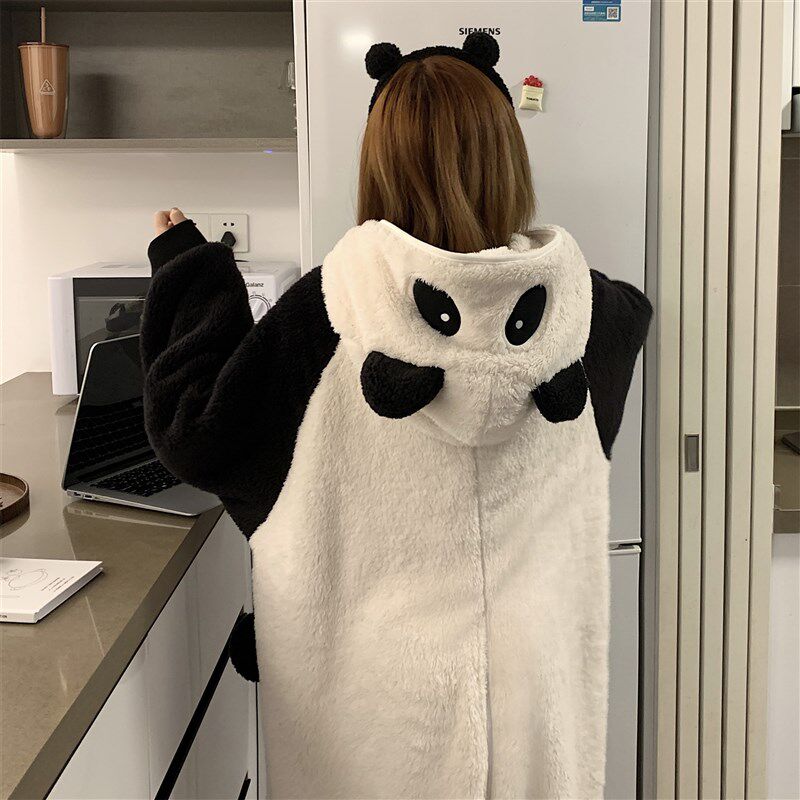 新品大码200g斤连体珊瑚绒睡衣冬季女款2025新款加绒加厚可爱熊猫