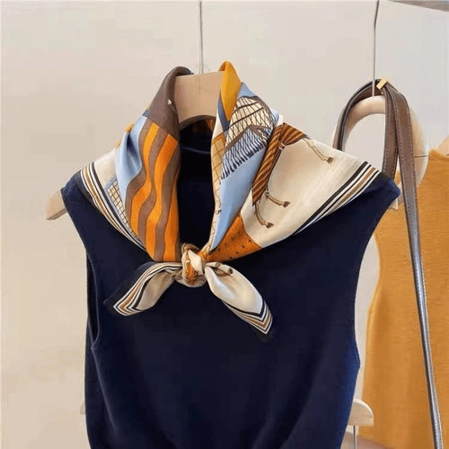 新款小方巾春夏季薄款气质时尚装饰70*70丝巾女洋气蓝色轻奢百搭