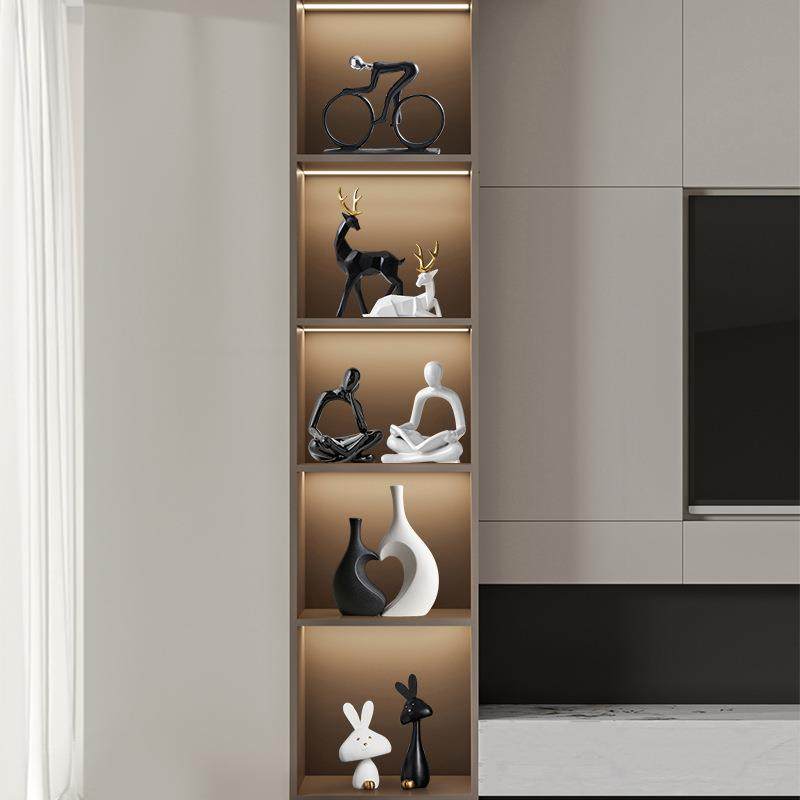 电视柜酒柜装饰品摆件轻奢感套装家居客厅大气上档次抽象人物摆件