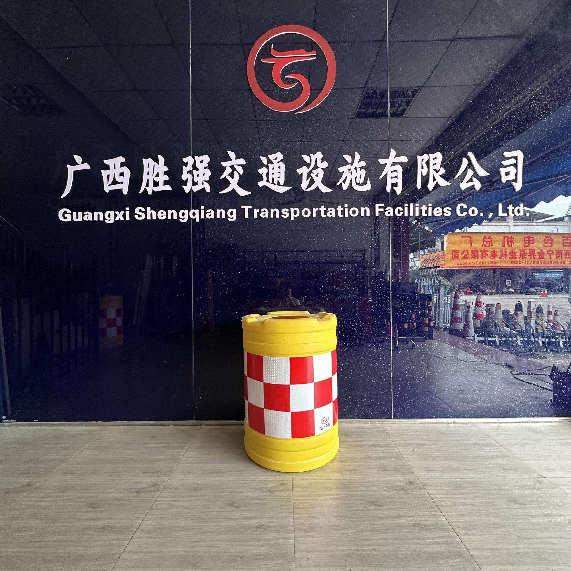 广西南宁防撞桶圆柱形公路交通反光注水桶 交通安全防撞设施,农机/农具/农膜,播种栽苗器/地膜机,淘宝优惠券,粉丝福利购,淘宝优惠卷