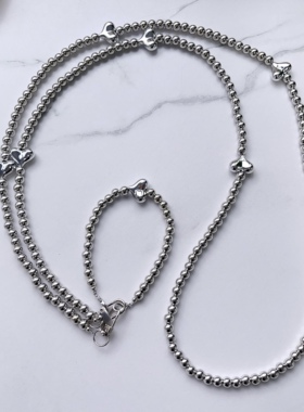 高级感时尚银色爱心斜跨斜背手机挂绳创意卡片纯手工串珠精致好看YYDS百搭包包斜跨链ccd相机小众通用手机链