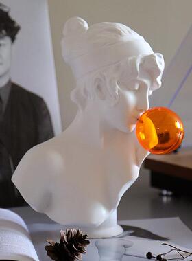 留连橙色吹泡泡女孩雕像北欧客厅艺术人物雕塑摆件高级家居装饰品