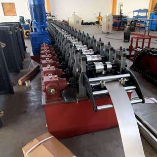 全自动光伏支架设备 快速换型坚固耐用 光伏抗震支架生产线