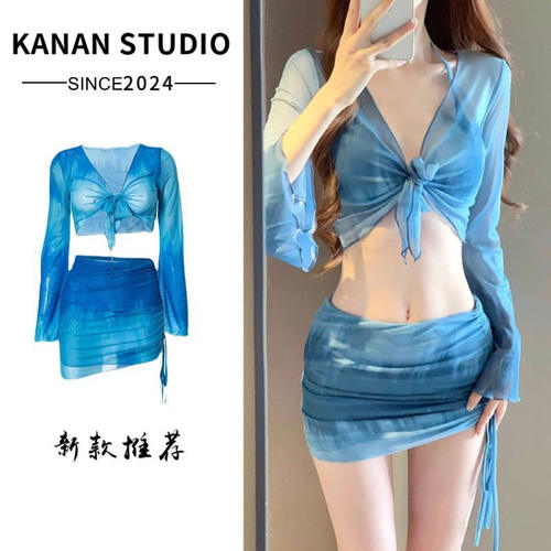 泳衣女款2026新款比基尼分体四件套小胸聚拢性感显瘦高级温泉度假