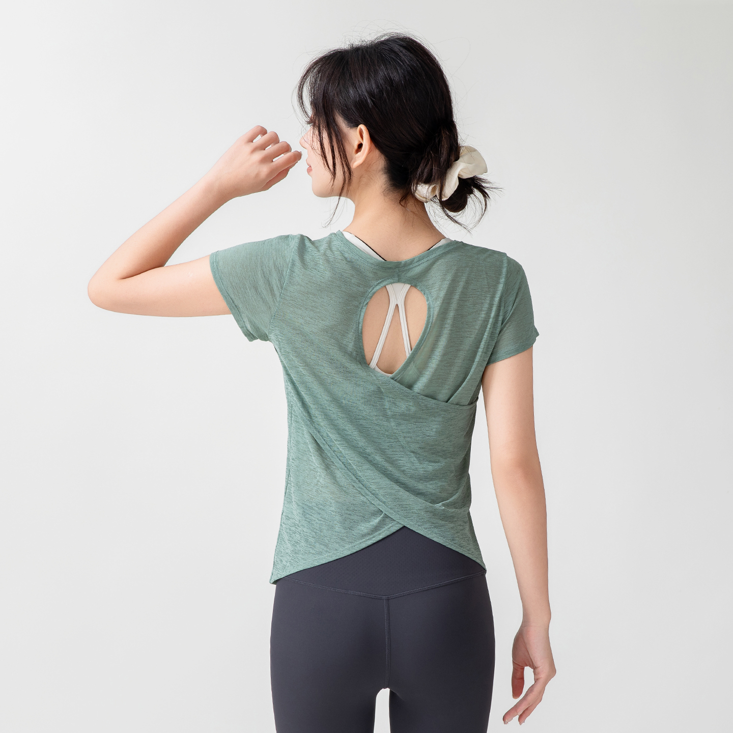 2025新款健身罩衫女交叉美背透气速干瑜伽服短袖运动上衣训练跑步