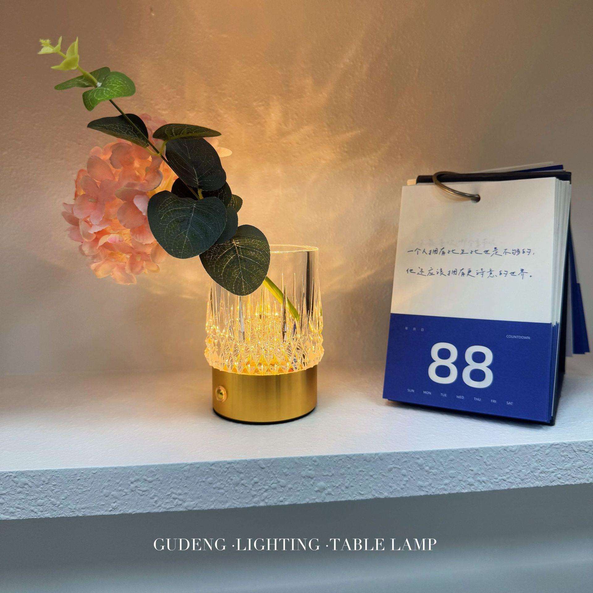 跨境新款网红创意充电水晶花瓶灯威士忌小酒杯台灯酒吧氛围夜光杯