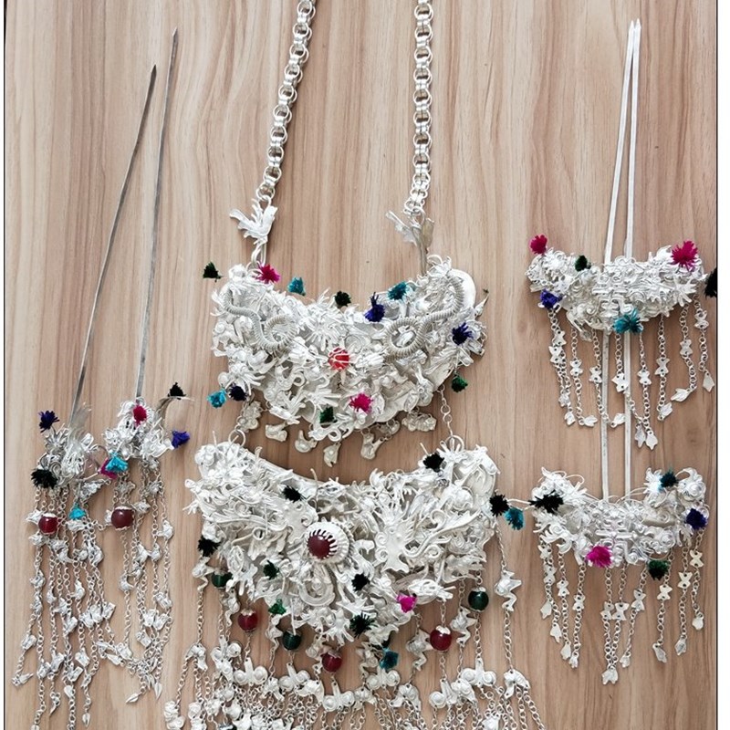 苗族侗族头饰 苗族银饰 苗族舞蹈演出服头饰拍前联系客服询问价格