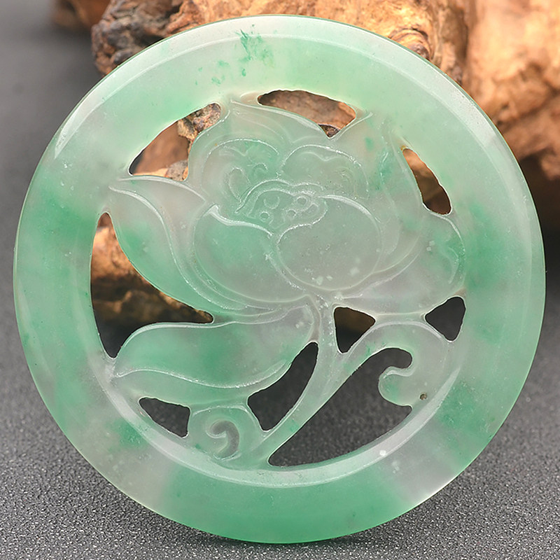 非洲翠花吊坠高冰天然独龙玉花开富贵挂件绿色飘花镂空雕刻牡丹花