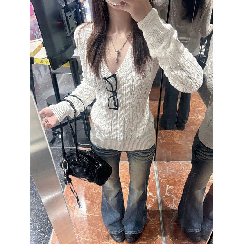 韩系麻花白色V领毛衣针织