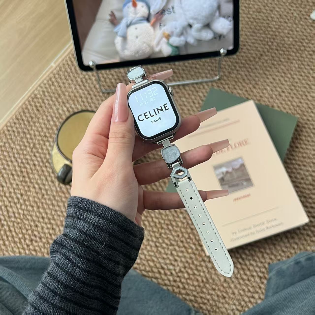 适用于苹果S11手表带时尚旋涡拼皮iWatchs10/9/8/7/6女款针扣表带