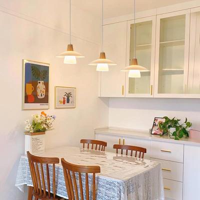 灯屋日式简约餐厅吊灯原木风飞碟餐桌灯2024新款北欧玄关吧台灯具