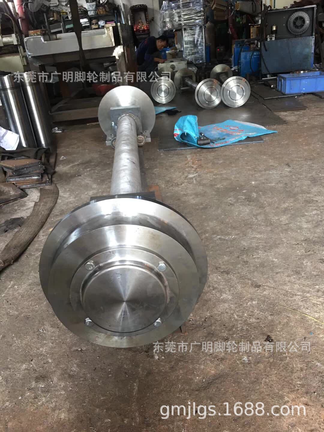 重型钢轨轨道轮铁轨铁路轨道轮槽钢轮火车轨道轮对轻轨轮