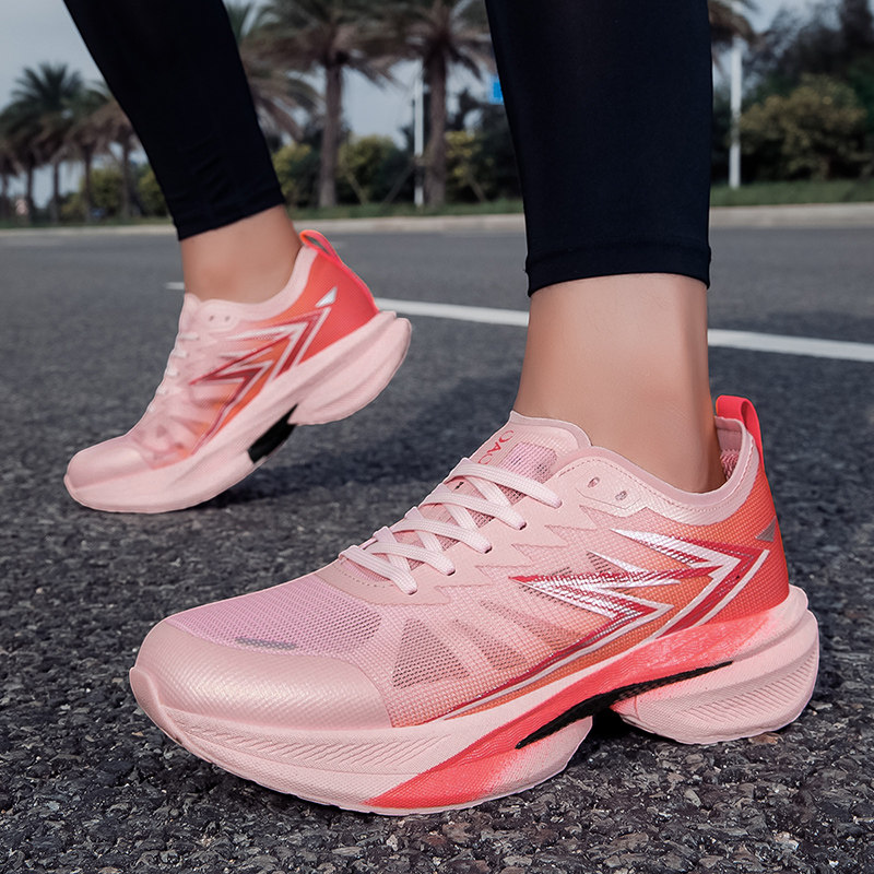 春夏网面轻便减震跑步鞋超轻软底专业碳板运动跑鞋男女新款运动鞋