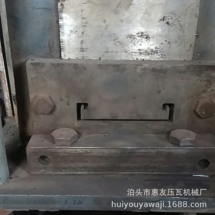 厂家直销L75彩钢扣板机L75高速扣条机质优价廉加工广告扣板机才
