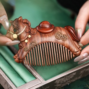 马年新年礼品马上有钱按摩梳实木小马梳子送女友一马当先新婚礼盒