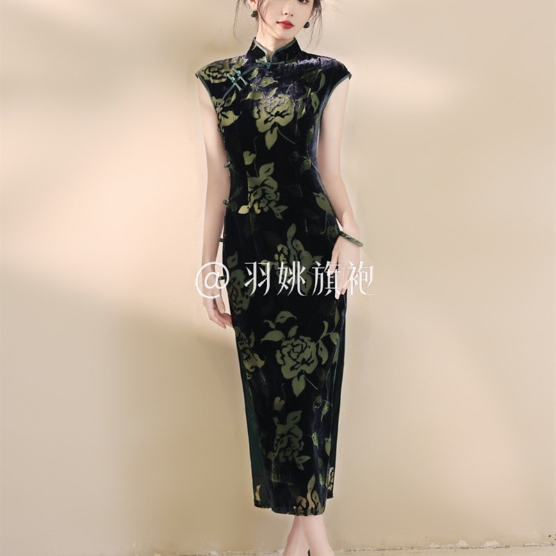 墨绿色旗袍2025新款女r民国老上海真丝绒高端复古气质日常走秀演