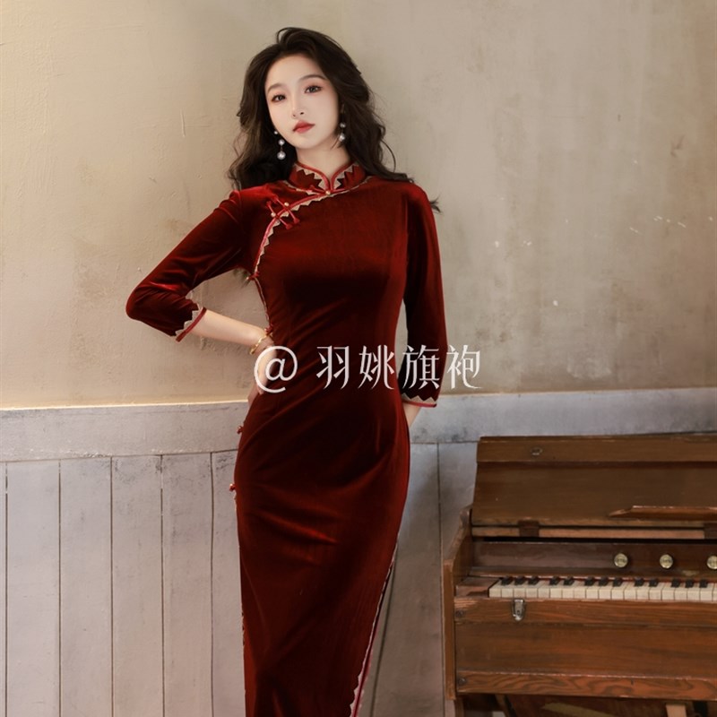 酒红色旗袍2025新款女老上海传统金丝绒K高端复古气质日常走秀演