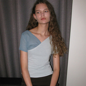 百搭两件穿 T恤 拼接色V领短袖 PARTIMENTO 25SS国内现货显瘦短款