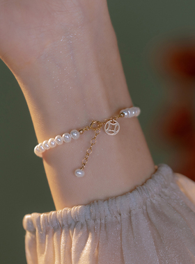 极速回馈款!闺蜜新年福牌天然珍珠手链轻I奢精致复古女ins小众设