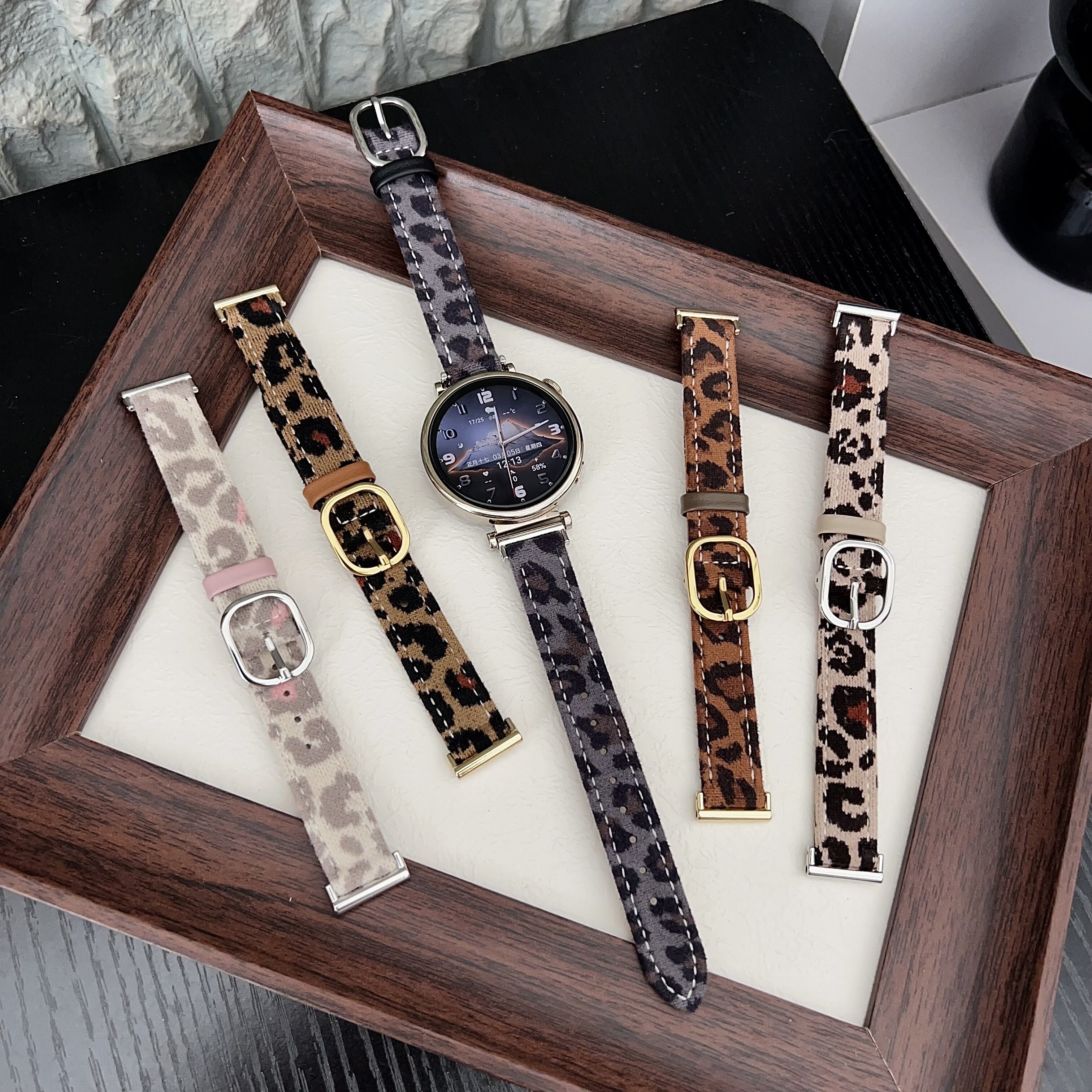 适用GT6华为GT5 pro手表GT4表带gt3豹纹皮质watch4/3女新款荣耀5 Magic2运动腕带手环10/9替换Fit4/3透气潮款