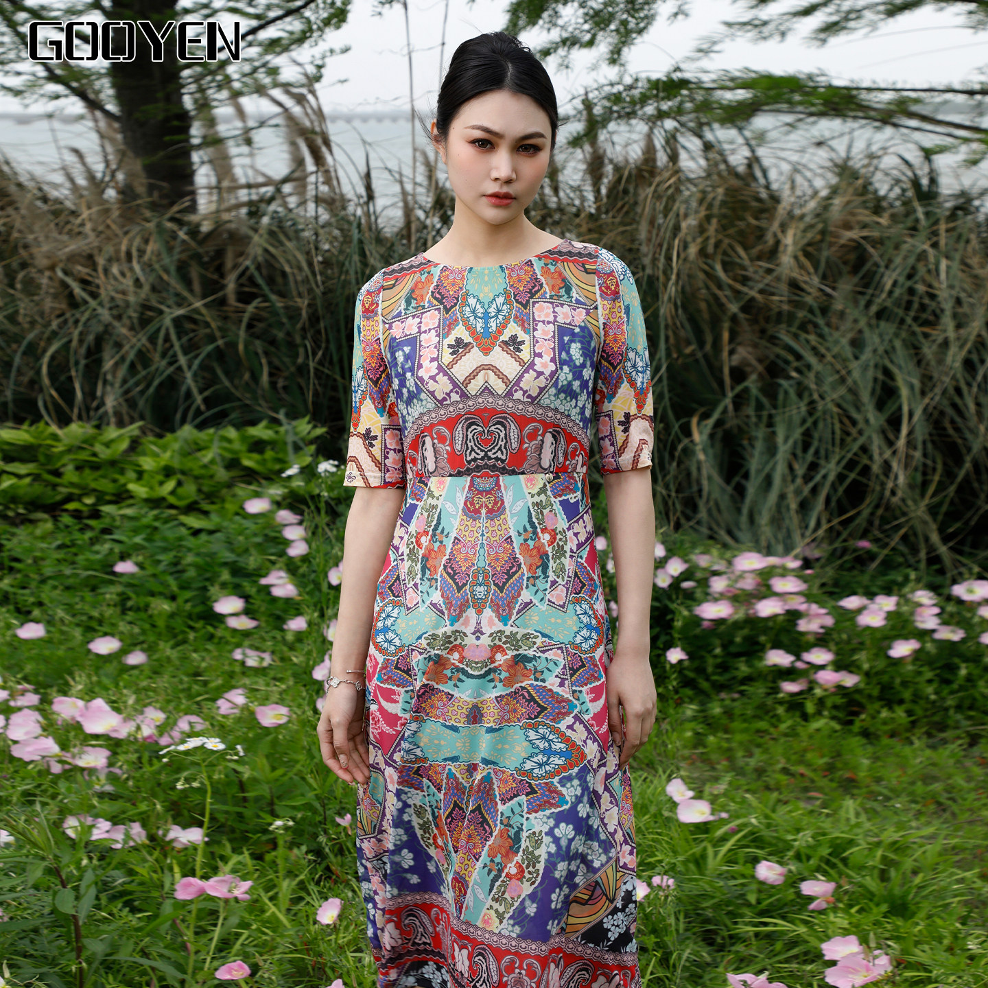 Gooyen/古源专柜正品 春之幕馨轻奢印花圆领短袖连衣裙修身显瘦