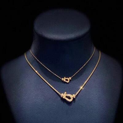 高版本镶钻马蹄扣项链