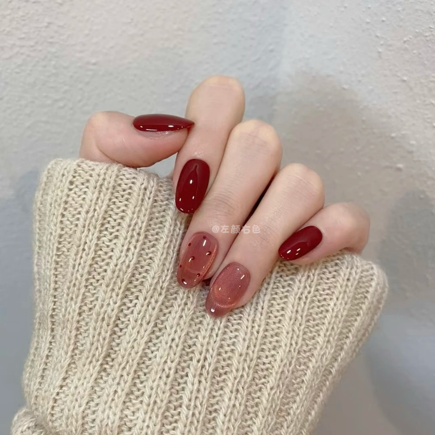 手工穿戴甲2025新款爆闪酒红色猫眼美甲新娘温柔气质显白指甲贴片
