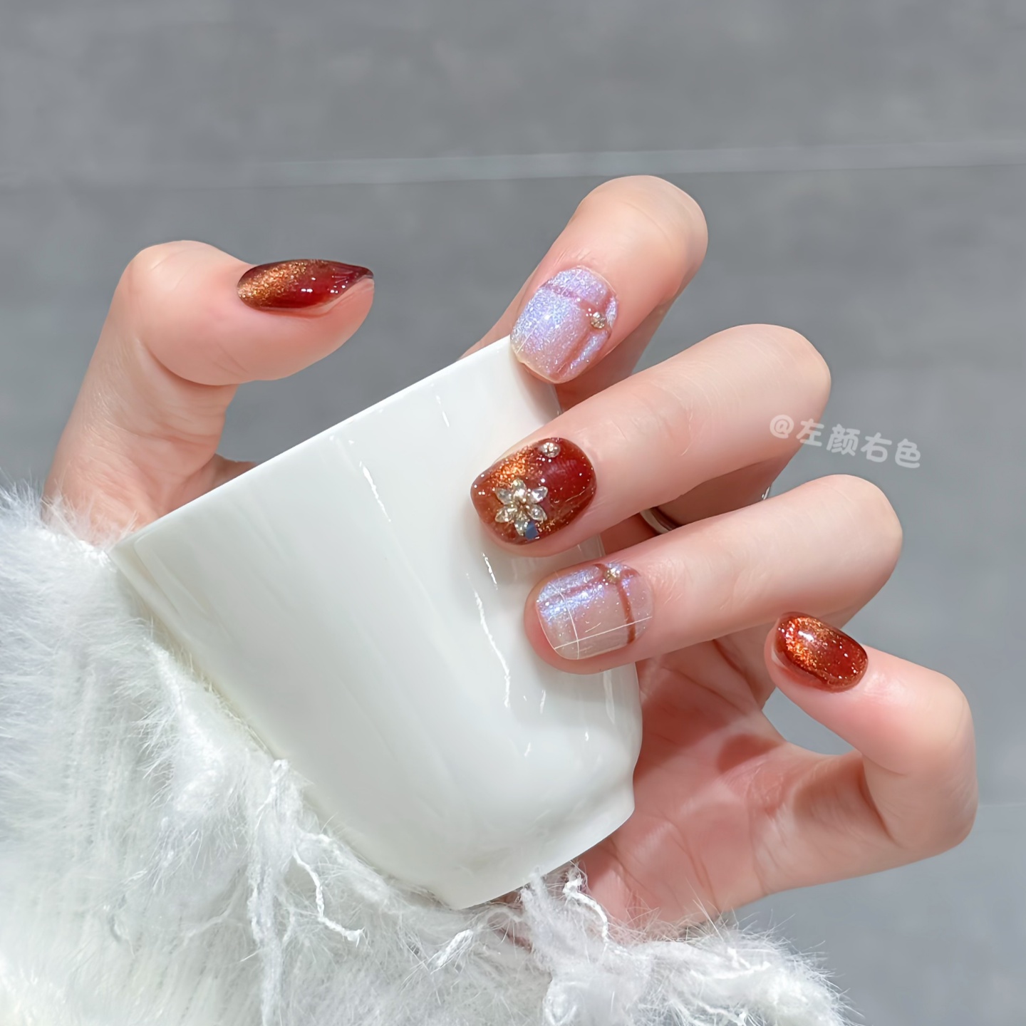 手工穿戴甲2025新款甜酷辣妹爆闪碎钻猫眼美甲显白短款百搭指甲贴