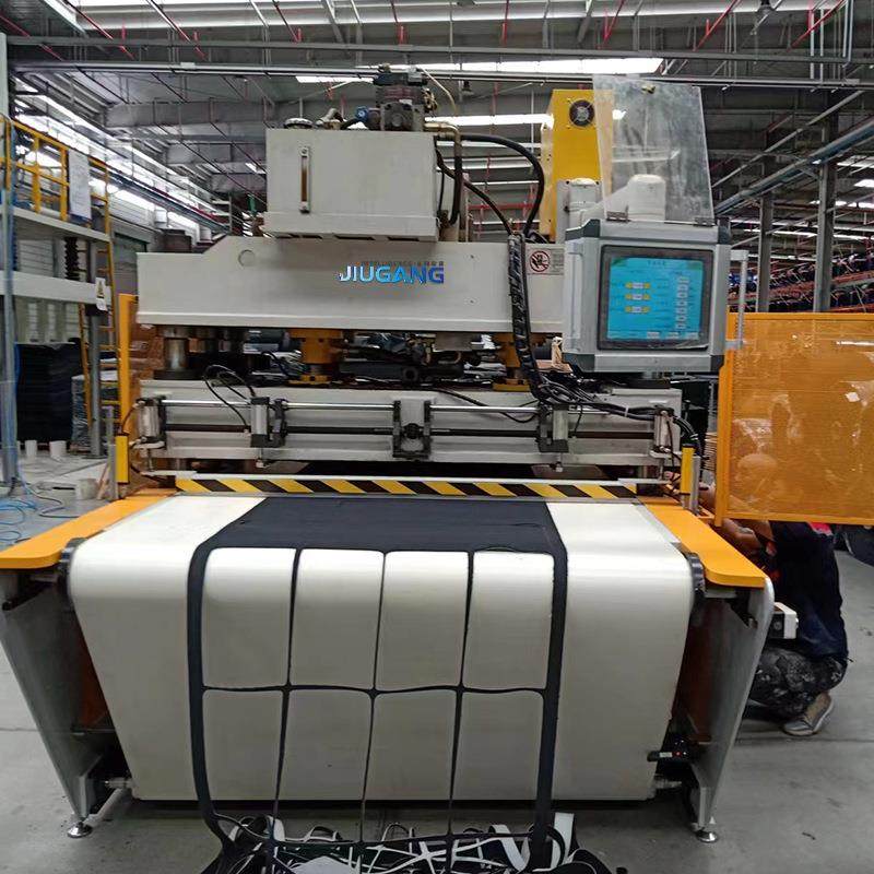 汽车内饰件毛绒脚垫裁断机汽车地毯后备箱垫全自动输送带式裁断机,纺织面料/辅料/配套,皮革加工设备,淘宝优惠券,粉丝福利购,淘宝优惠卷