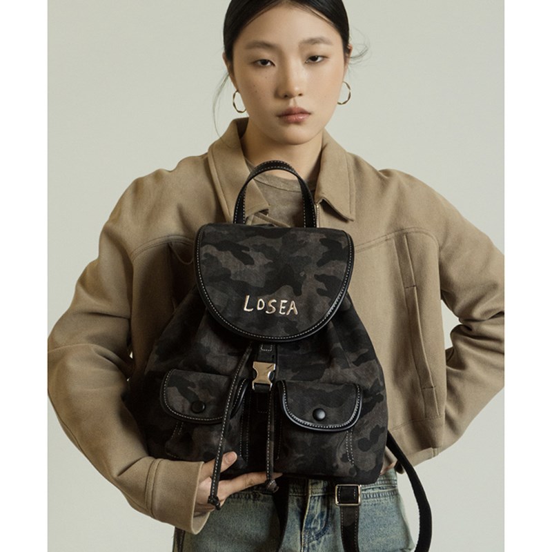 Losea原装荒野迷彩背包女式登山包2025新款大容量电脑书包图片