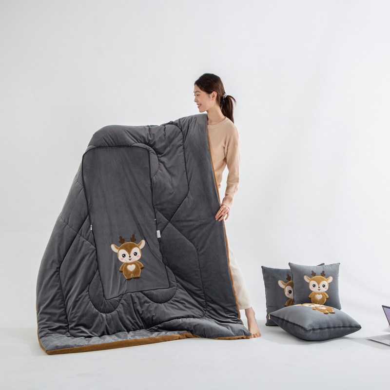 两用水晶绒抱枕被子多功能车载卡通加厚沙发办公室午睡枕头汽车被