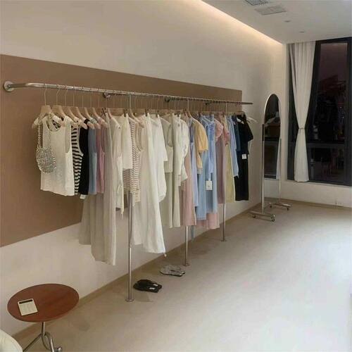 不锈钢服装店上墙展示架简约女装店货架衣服架子壁挂式童装挂衣杆