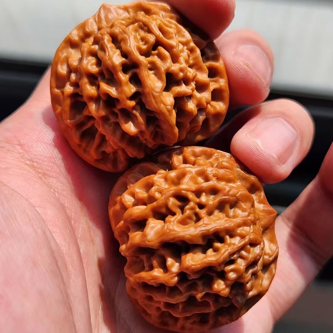 精品文玩核桃血麒麟大粗筋元宝蛤蟆头天然野生把件盘玩送长辈礼物