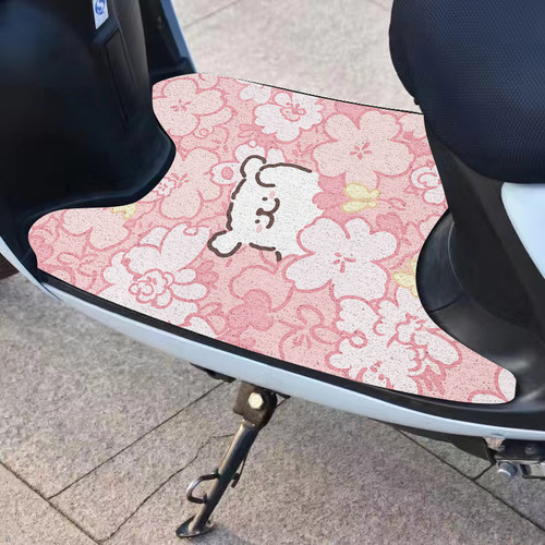 电瓶车脚踩垫耐磨可爱卡通图案丝圈脚垫通用车型防水踏板垫可剪裁