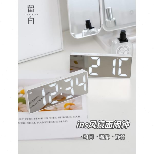 夜光镜面电子时钟摆台式数字闹表静音桌面摆件简约学生用电子闹钟