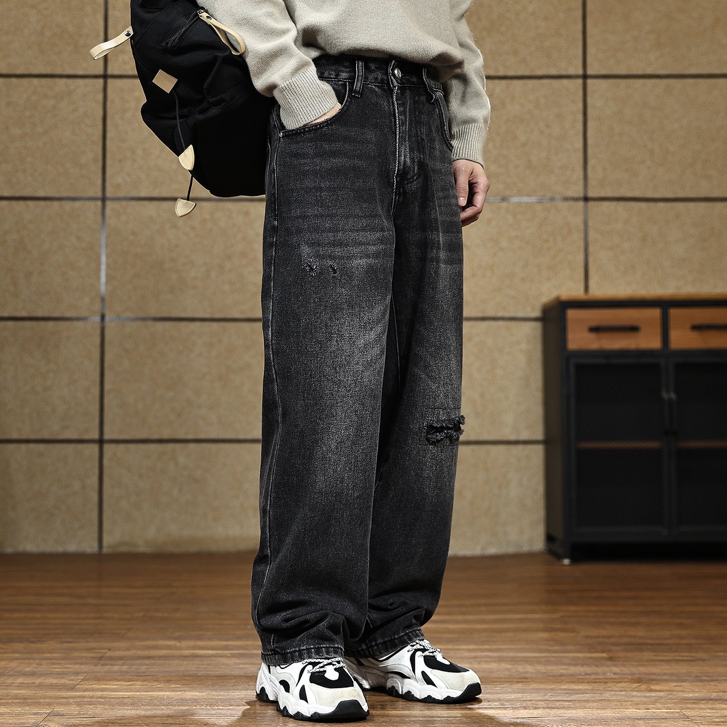 【美式高街破洞设计牛仔裤男款】