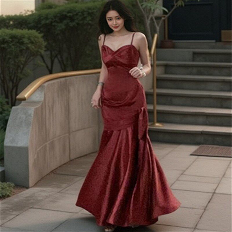 新品红色订婚绝美轻礼服晨袍法式高端轻奢小众气质吊Y带长裙女日